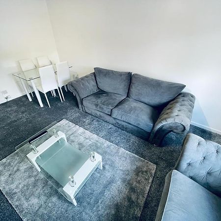 Modern 2 Bedroom Apartment With Free Parking Glasgow Bagian luar foto
