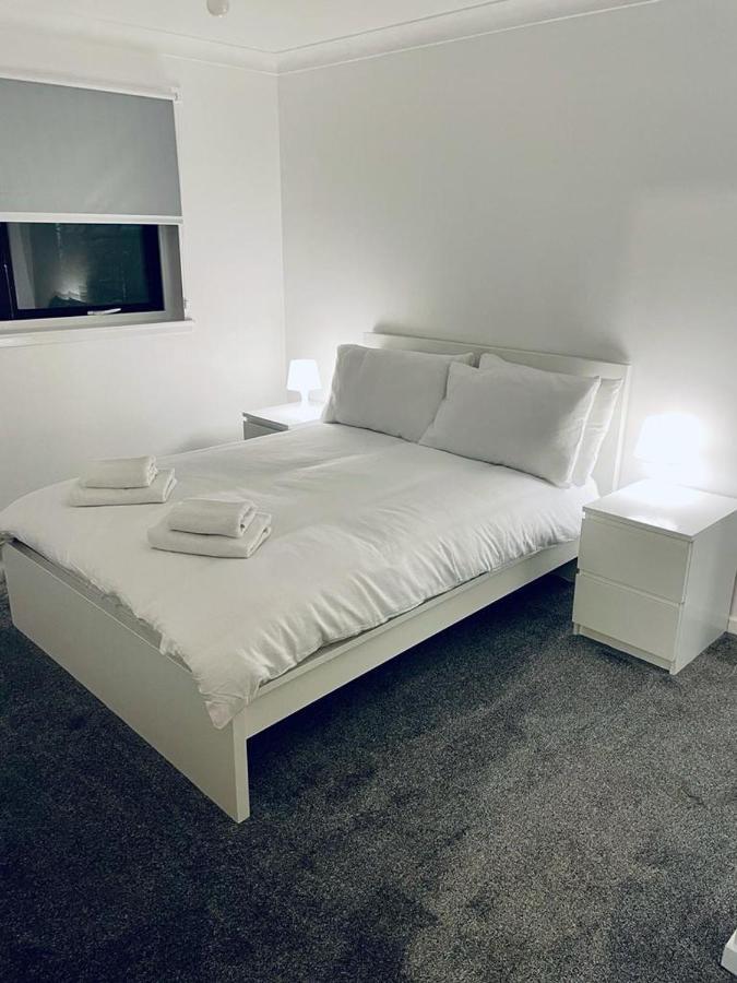 Modern 2 Bedroom Apartment With Free Parking Glasgow Bagian luar foto