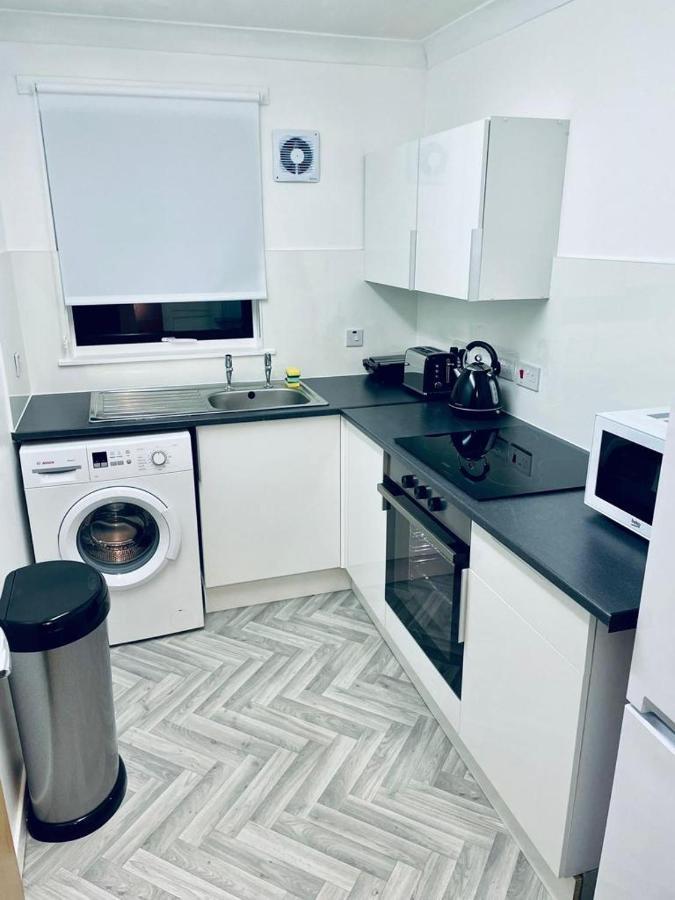 Modern 2 Bedroom Apartment With Free Parking Glasgow Bagian luar foto