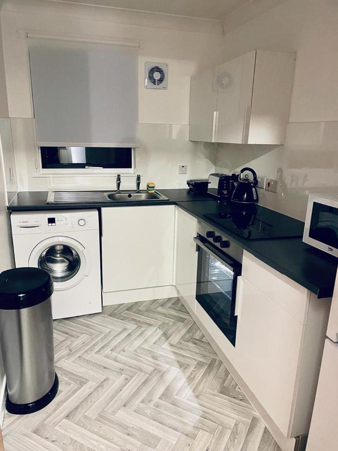 Modern 2 Bedroom Apartment With Free Parking Glasgow Bagian luar foto