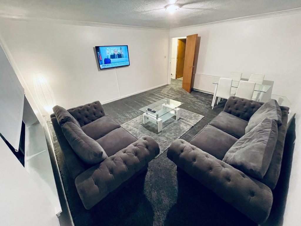 Modern 2 Bedroom Apartment With Free Parking Glasgow Bagian luar foto