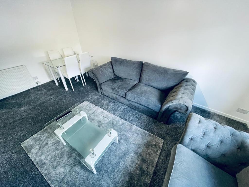 Modern 2 Bedroom Apartment With Free Parking Glasgow Bagian luar foto