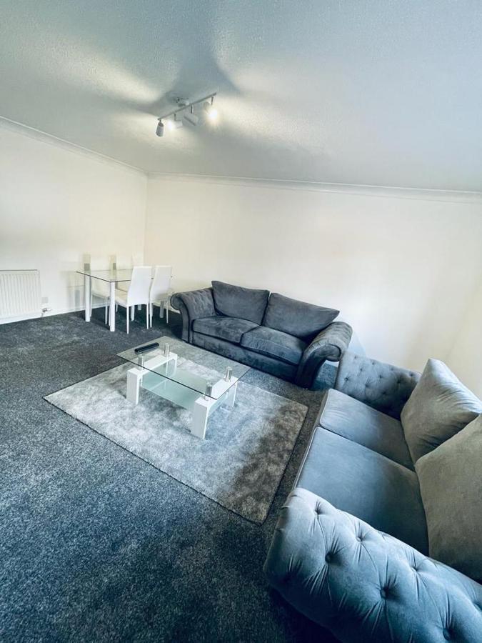 Modern 2 Bedroom Apartment With Free Parking Glasgow Bagian luar foto
